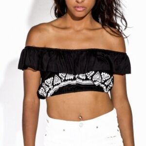 𝅺RUFFLE black tribal print crop top Boho Sz Med